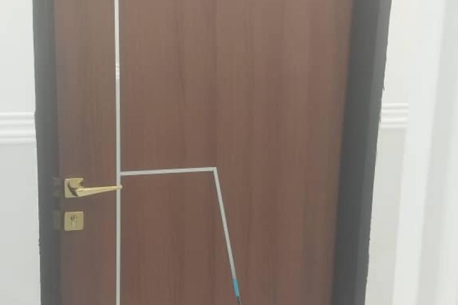 پروژه تخت, درب اتاقی C.Door